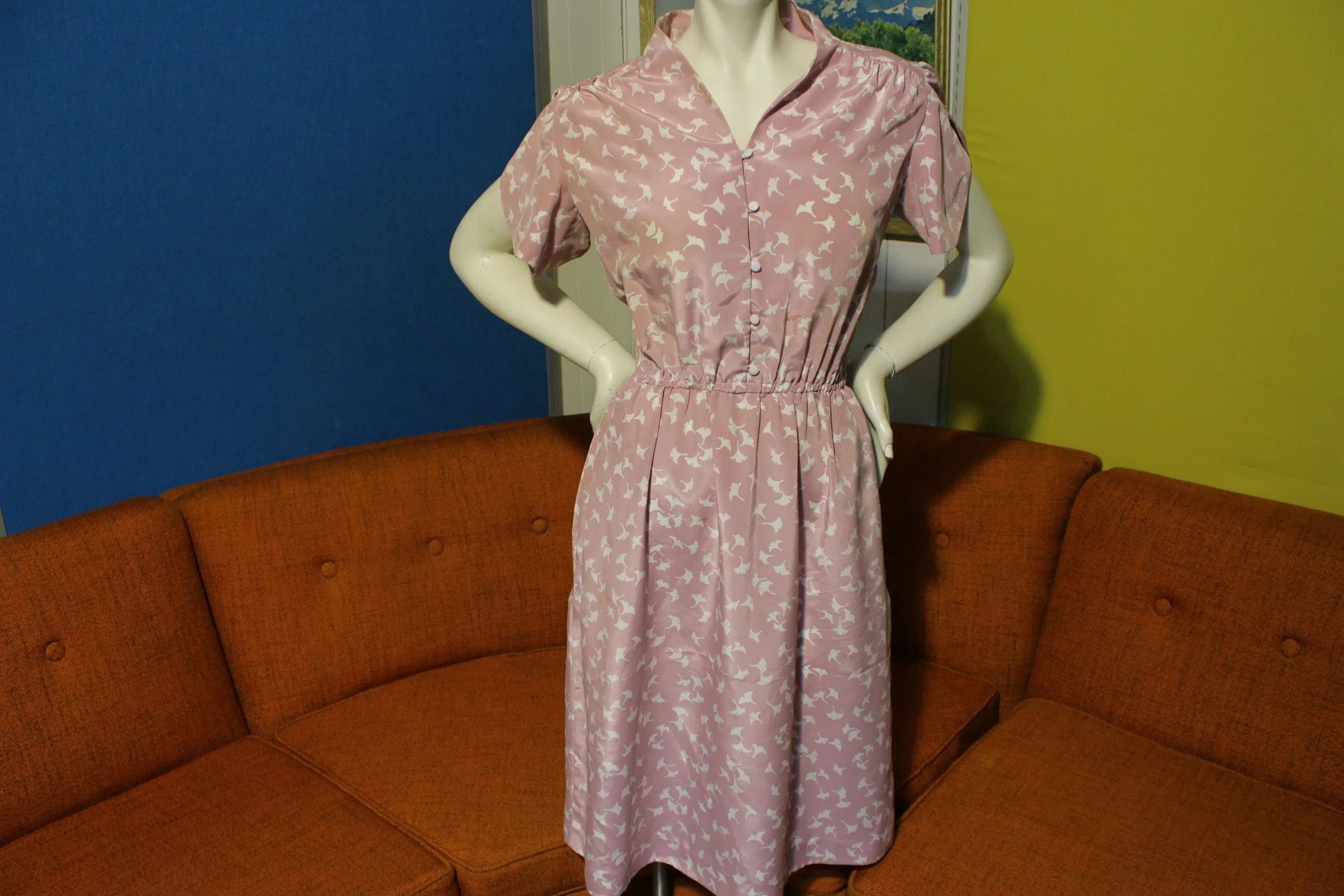 80's Leaf Print Pink Fitted Waist Dress. Cute