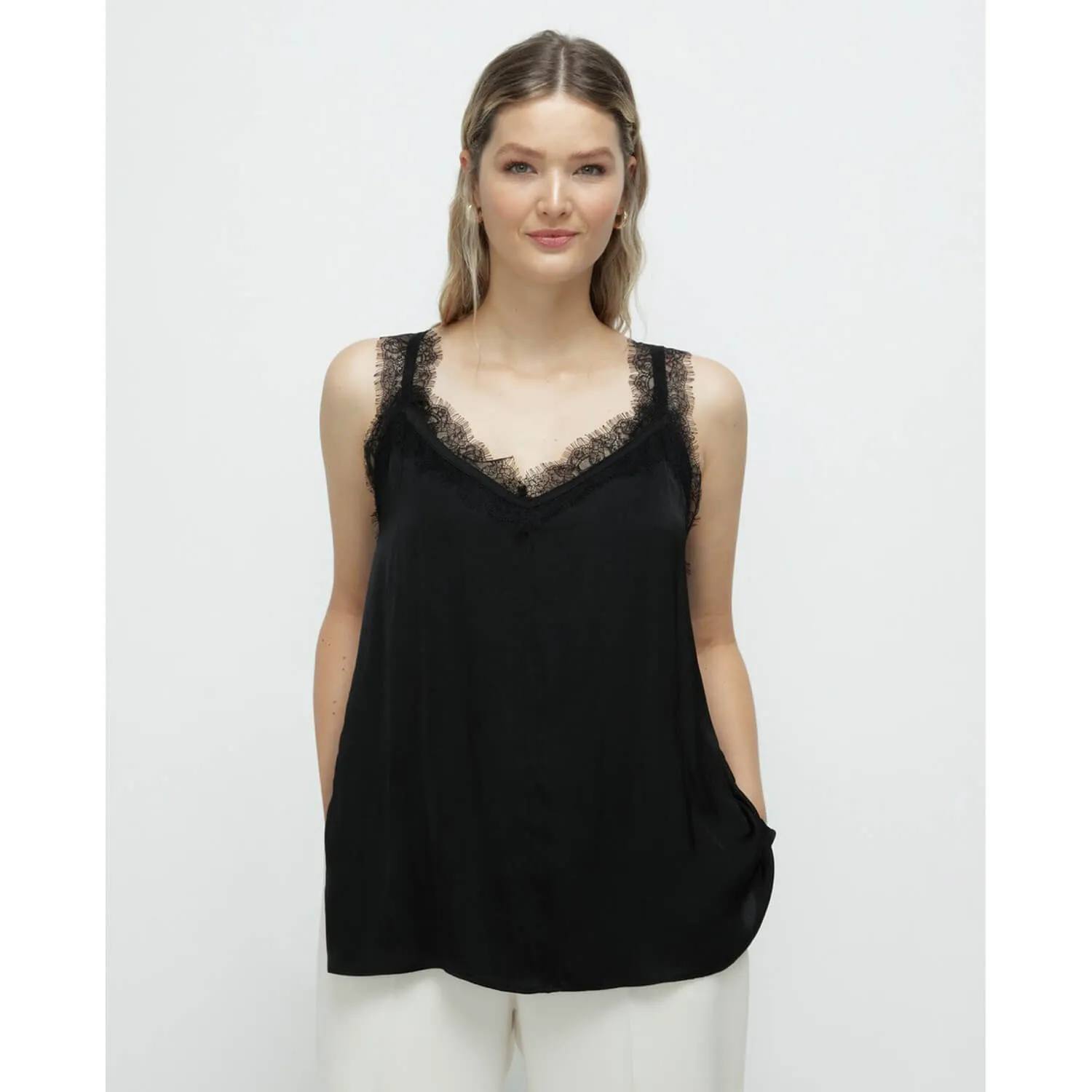 Plain-Coloured Camisole Top - Black