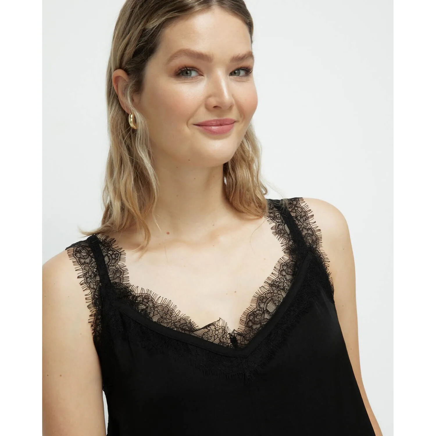 Plain-Coloured Camisole Top - Black